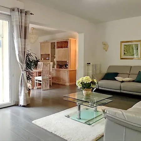 Villa De Charme Dans Son Ecrin De Verdure Montévrain